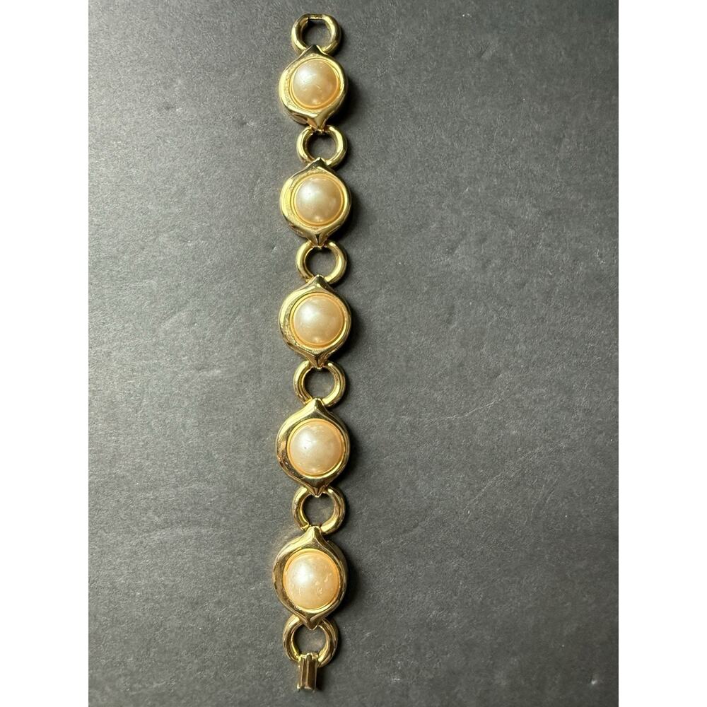 Vintage Faux Pearl Station Bracelet Gold Tone Link Classic Capsule 7” Career